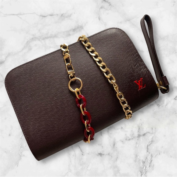 Louis Vuitton Handbags - Sale! Louis Vuitton Baikal Taiga burgundy leather clutch crossbody wristlet
